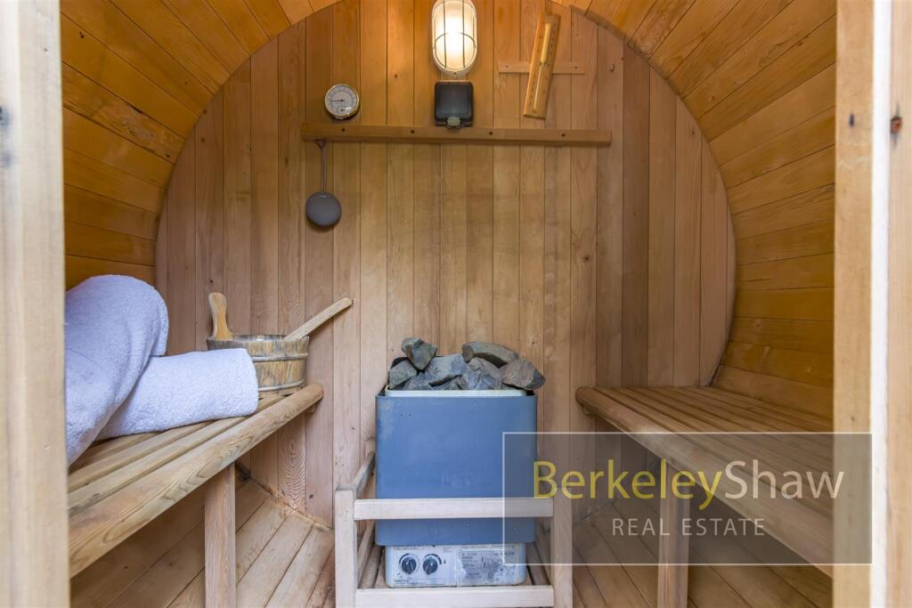 2 Mayfield Court Victoria Road Formby L377JL 029.j