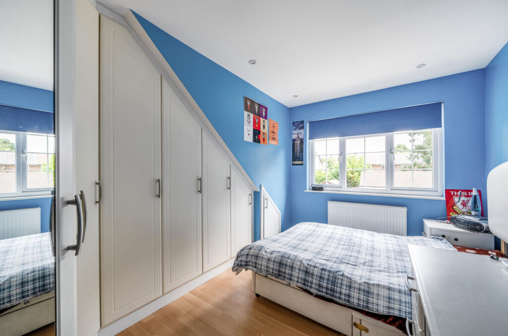 1323719-17-687636...