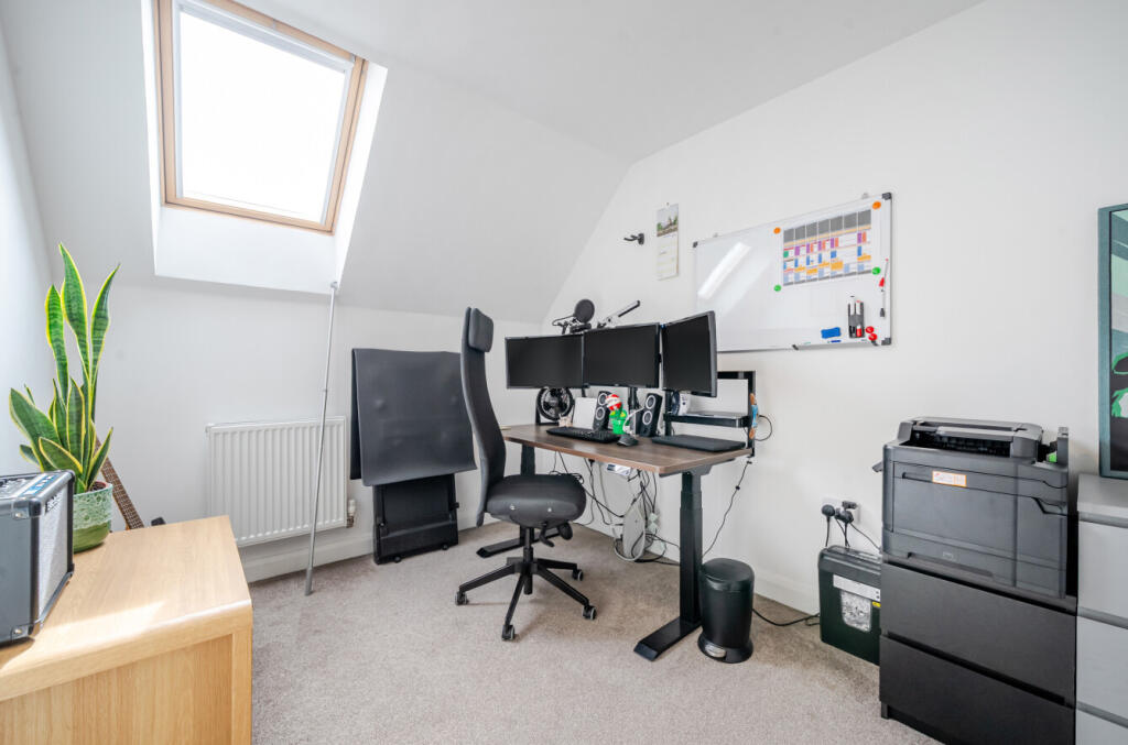 1343885-4-68b5933...