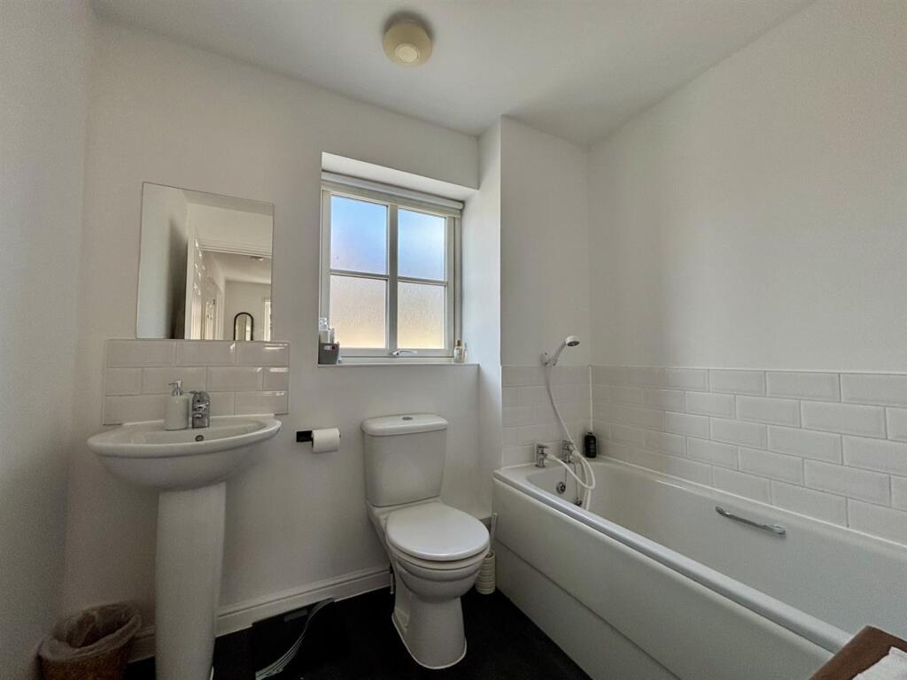 Bathroom.jpg