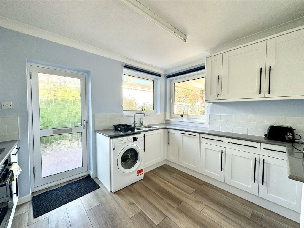 KITCHEN/BREAKFAST ROOM