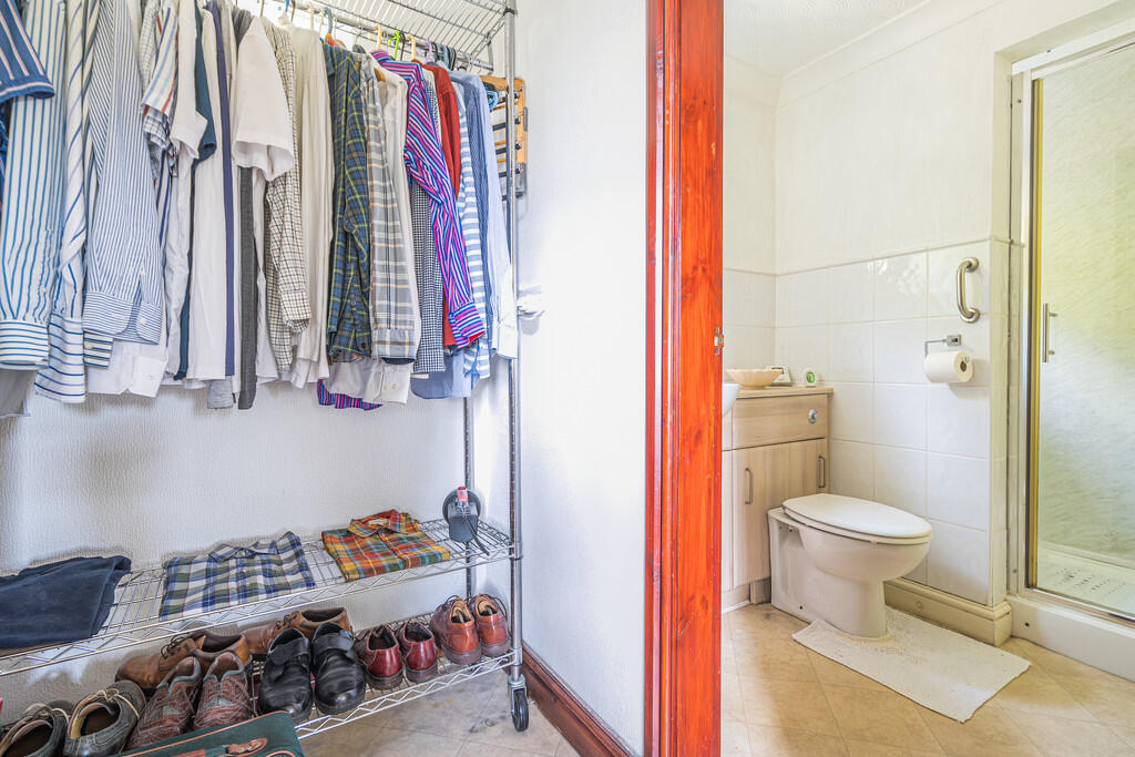 Walk in Wardrobe ...