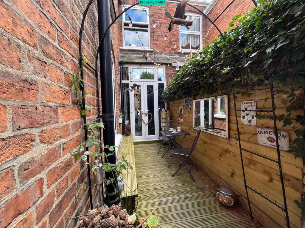Decking Rear Garden