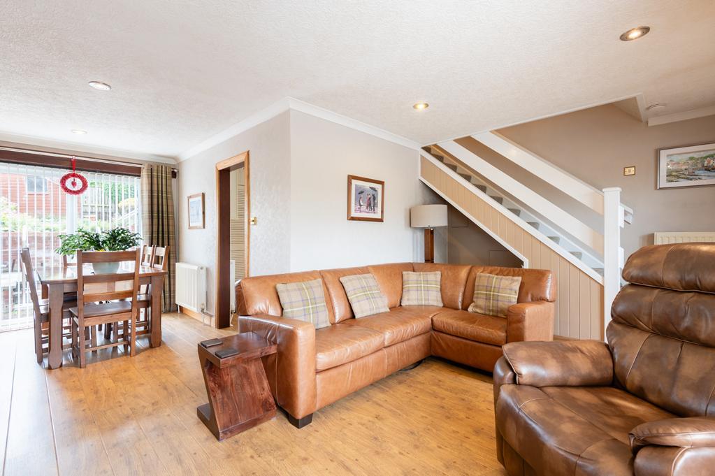 LOUNGE DINING ROOM