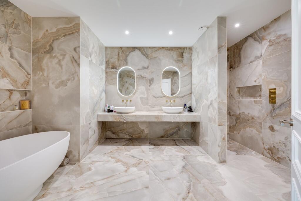 Master ensuite