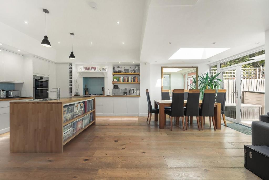Kitchen Diner (3).jpg