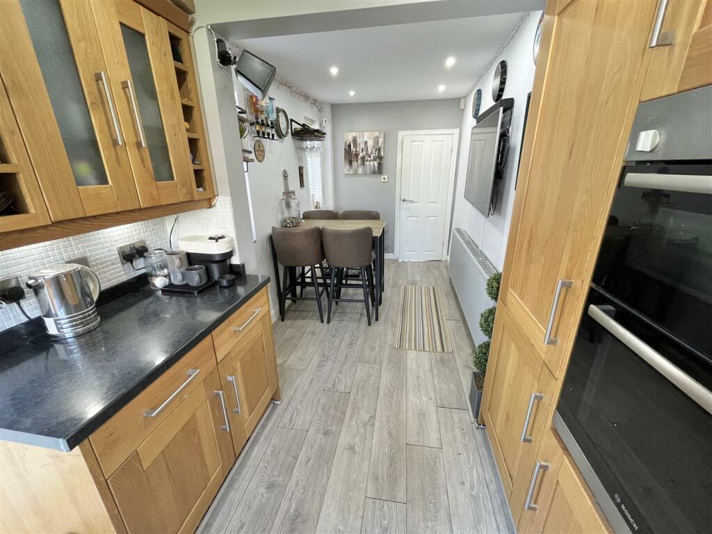 Breakfast Kitchen Aspect 4.jpg
