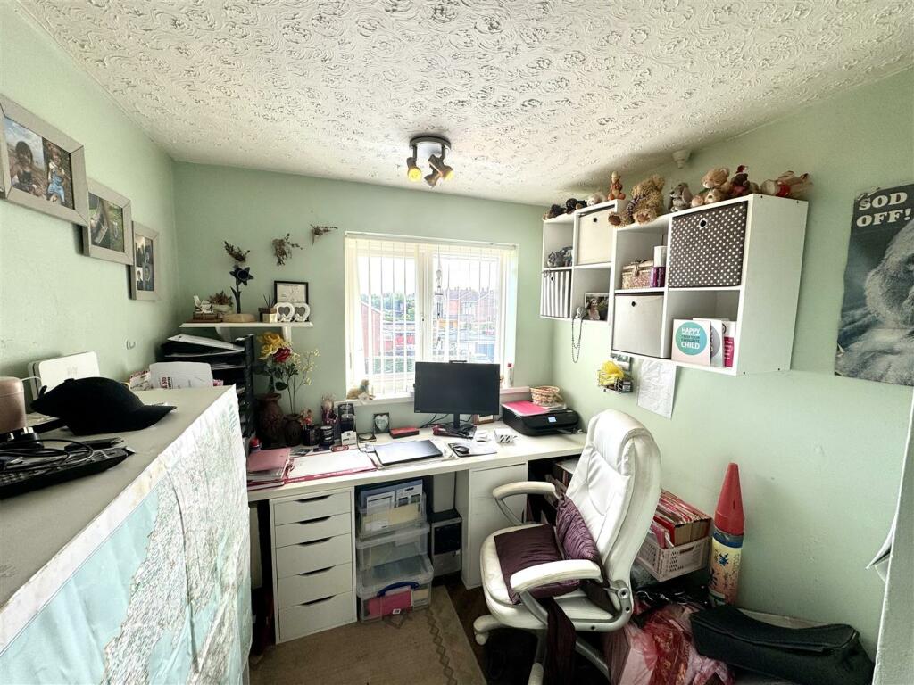 BEDROOM 5