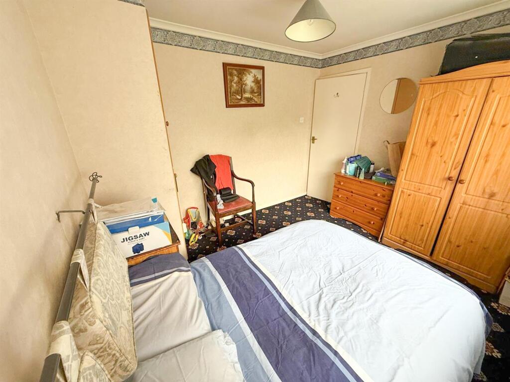 3 bed semi, Oakworth