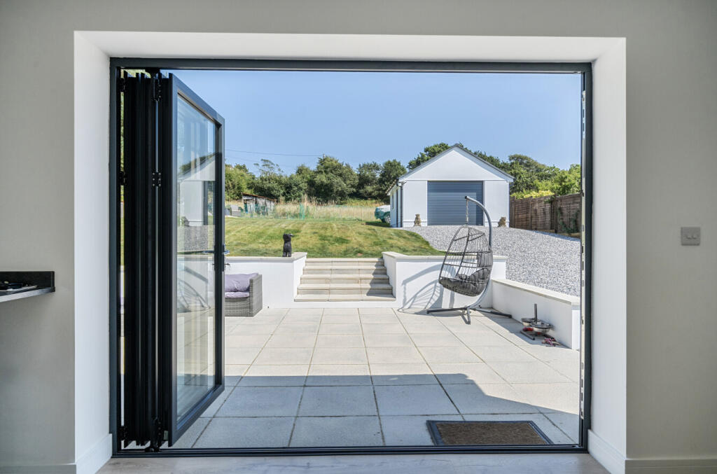 1339869-16-689b75...