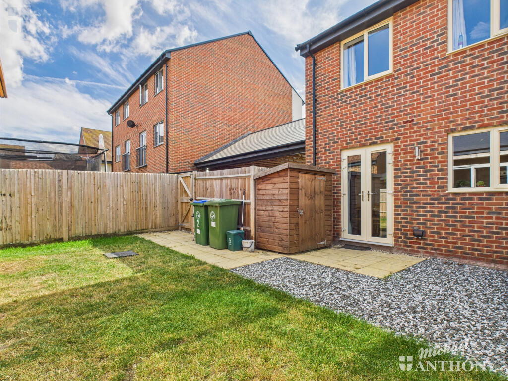 CAM03218G0-PR0721-STILL021