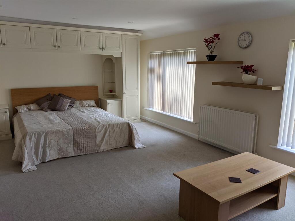 37 STRAIGHT MILE ANNEXE (3).jpg