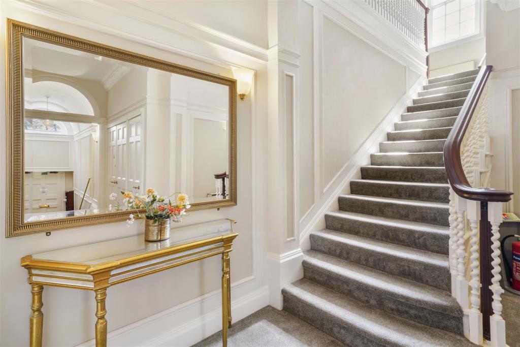 Flat 4, 15 Redington Gardens - mW6nSHOIztivL2al6T5