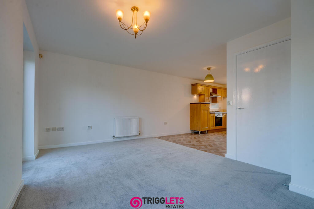 Living room/diner/kitchen