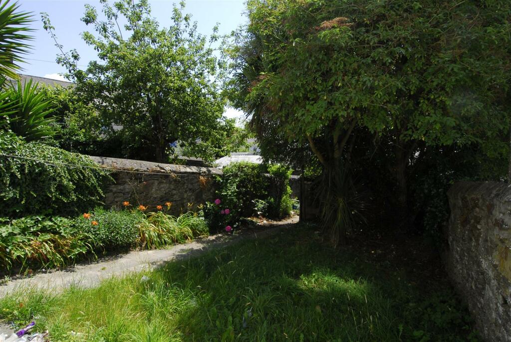 36LipsonRd005.JPG