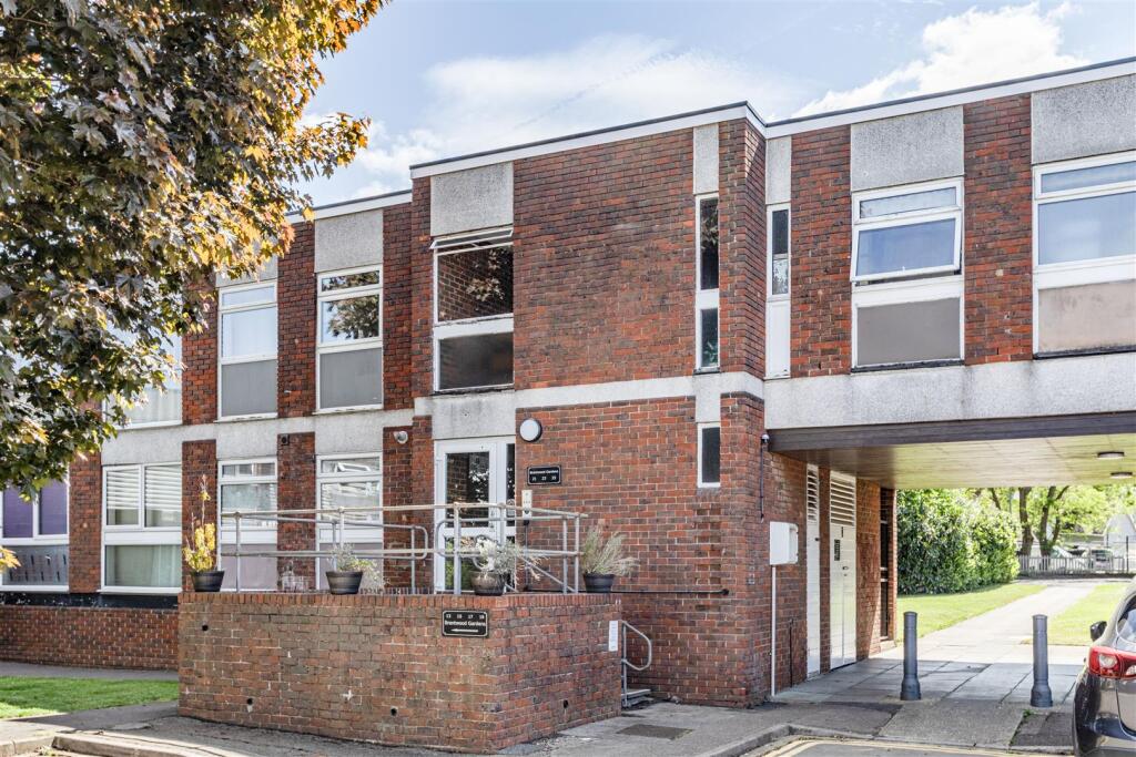 25 Brantwood Gardens - 11.jpg