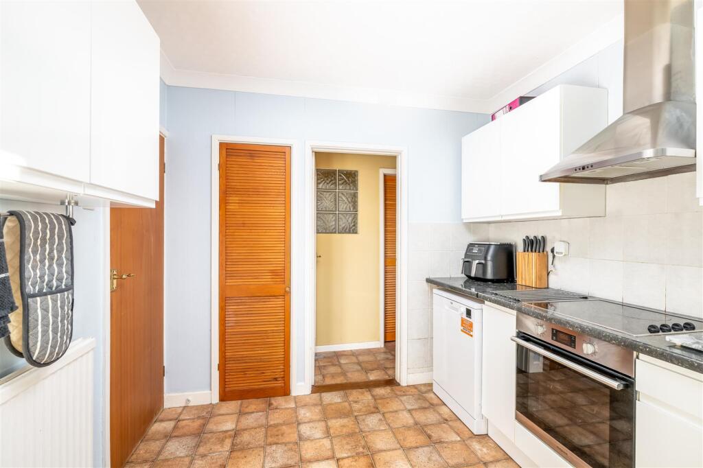 251130 - 36 Cleat Hill, Bedford - 21.jpg