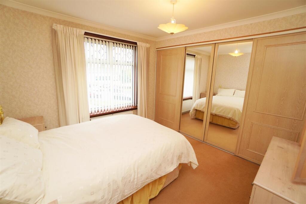 BEDROOM2.jpg
