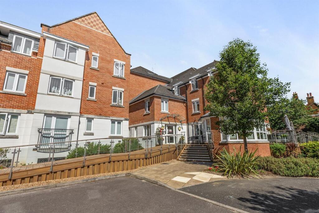 15-e960CH_39CRAYSHAW_RG48EQ_MCS83594_039 (1)-mediu