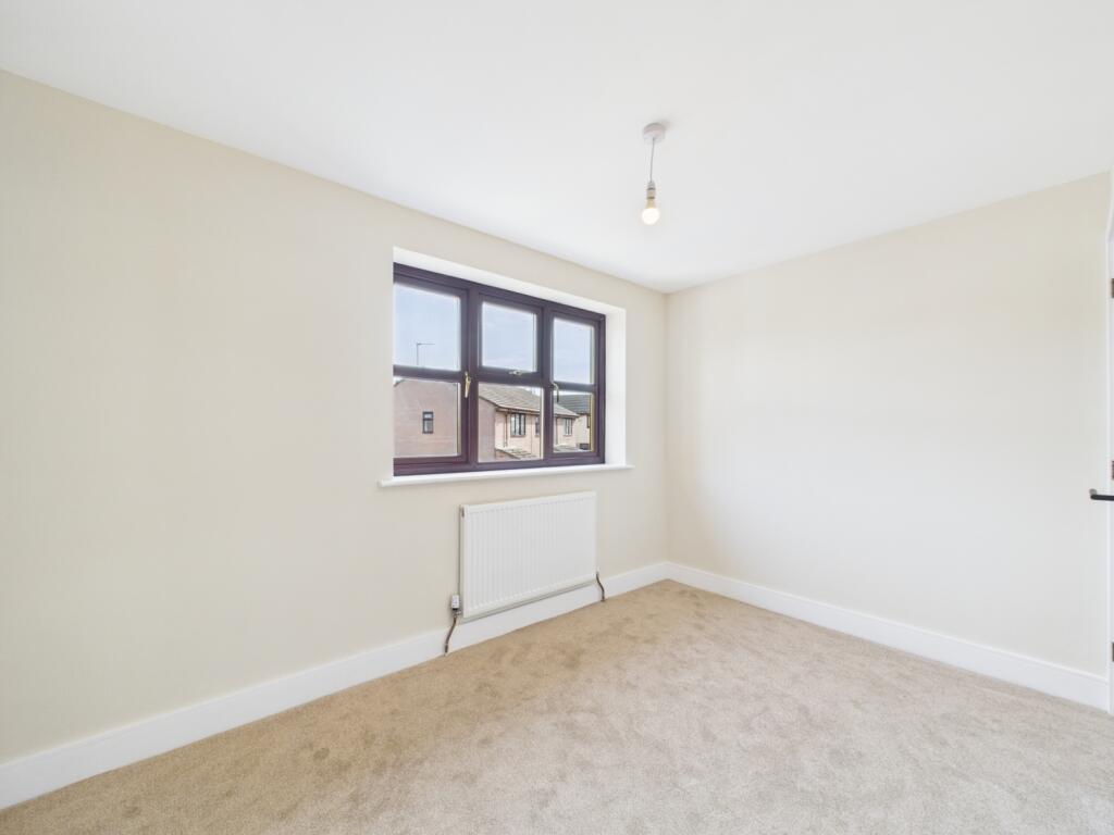 CAM01740G0-PR0439-STILL021