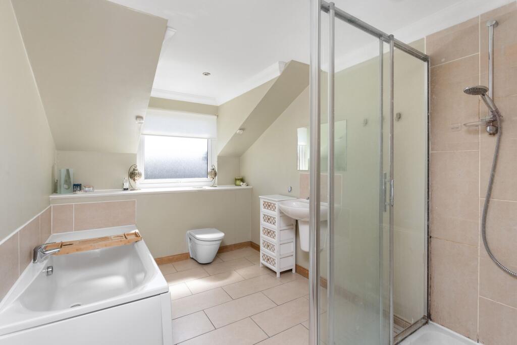 En-Suite Bathroom