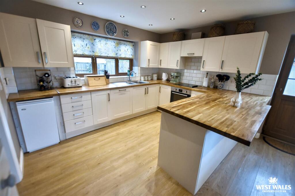 5 - 2025-12-01T122904.850.jpg