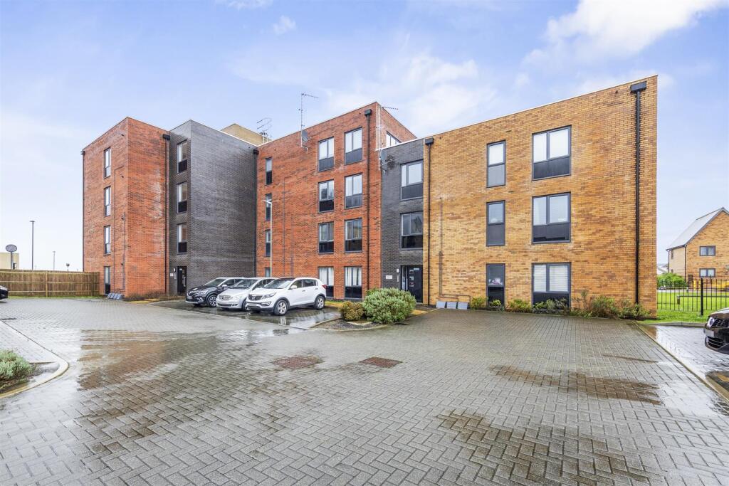 Flat14,327BarrosaWayWeb01.jpg