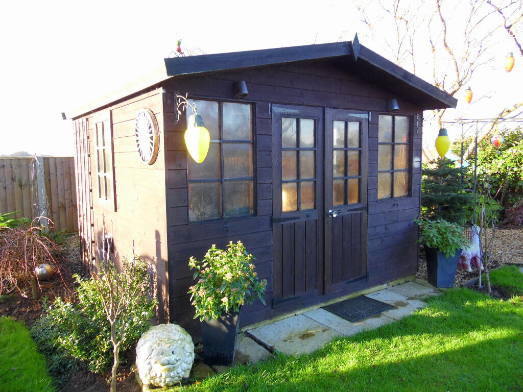 SUMMERHOUSE