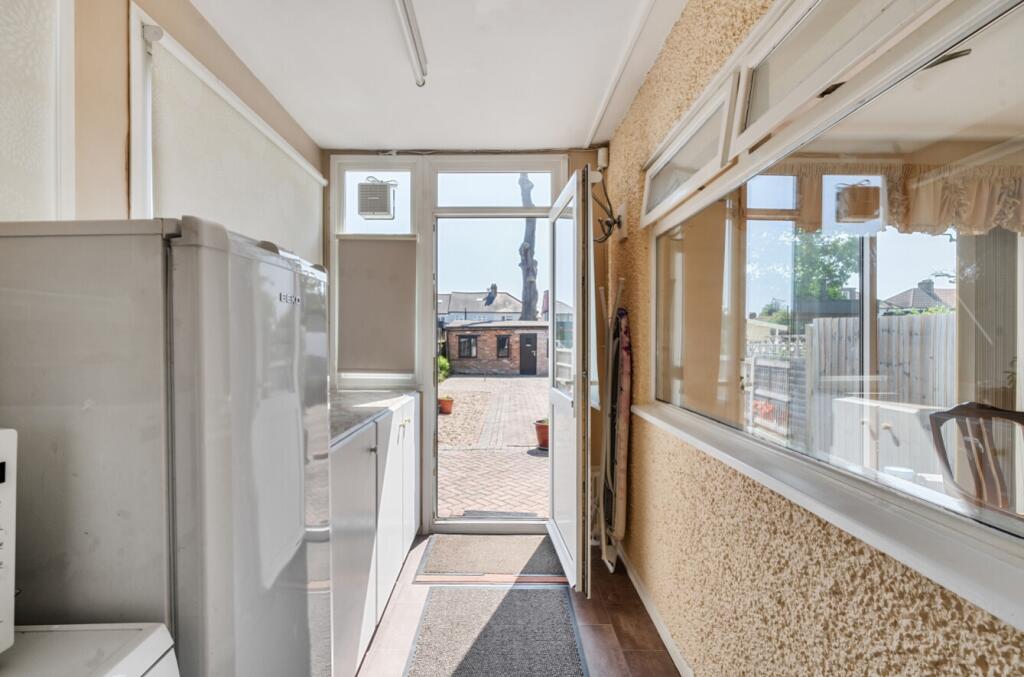 Utility Agency EweMove Cheam Dean