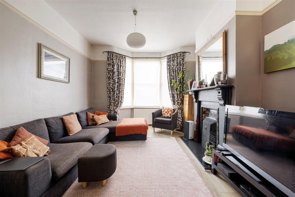 Gordon Road, E11