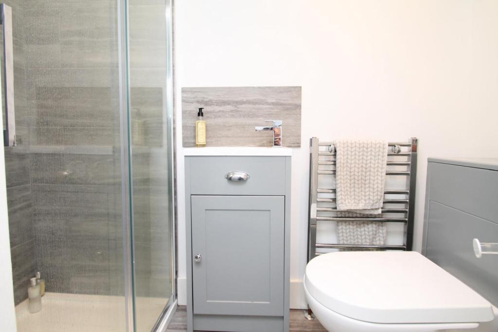 GF Shower Room