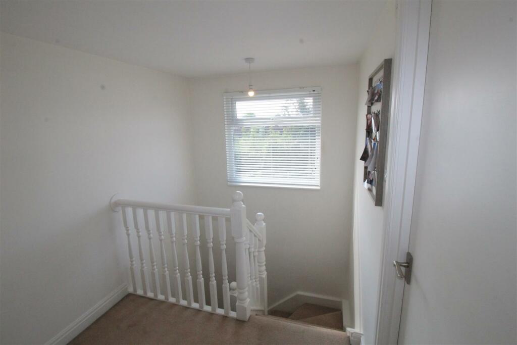 Marquis Drive, 10 Landing.JPG