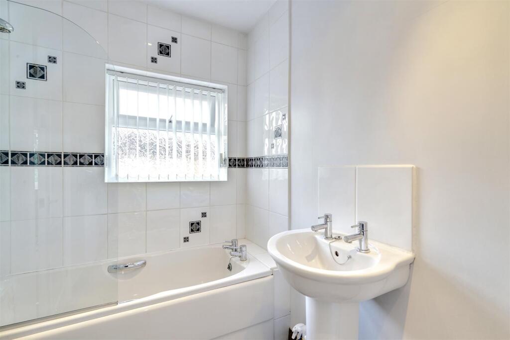 Bathroom 1_1.jpeg