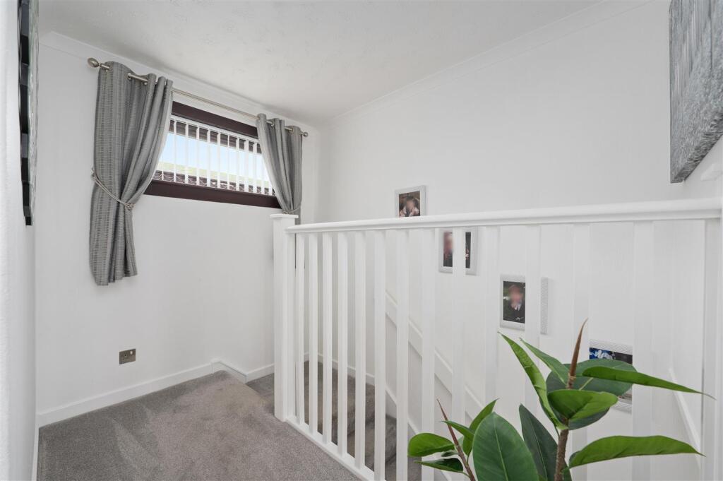 51EastercraigGardens015.JPG