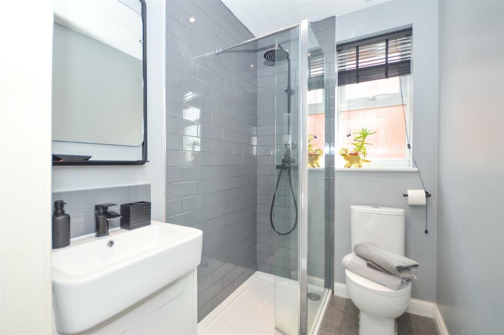 SHOWER ROOM/W.C.
