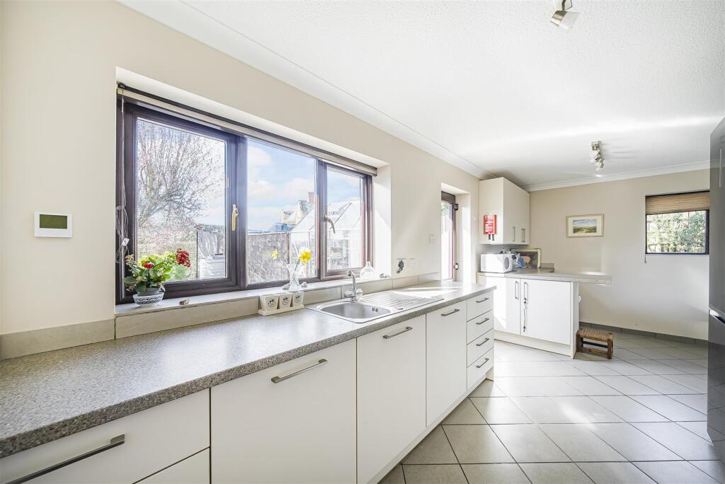 Kitchen / Breakfast Room
