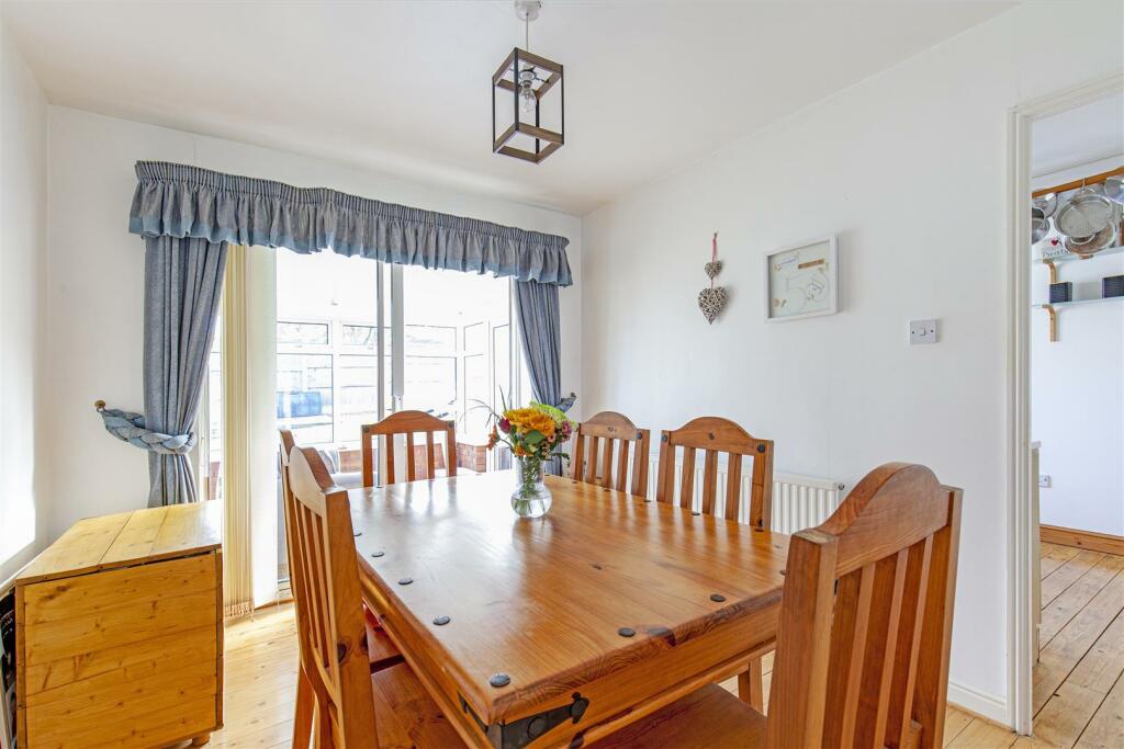 Dining Room-2.jpg