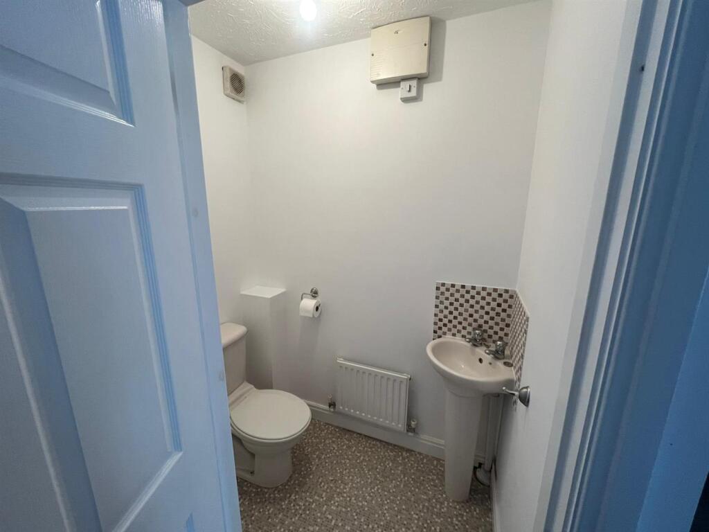 Downstairs bathroom.jpg