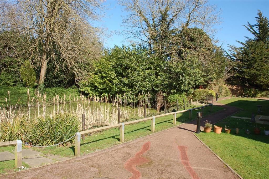 COMMUNAL GARDENS
