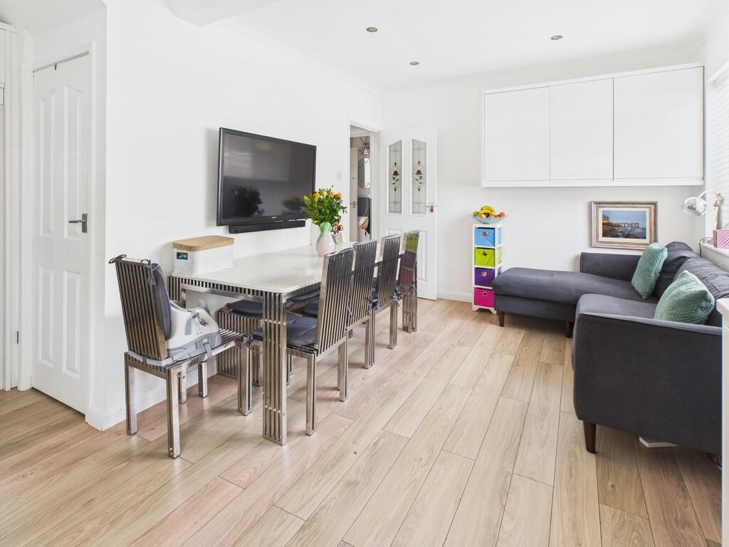 CAM05068G0-PR0028...