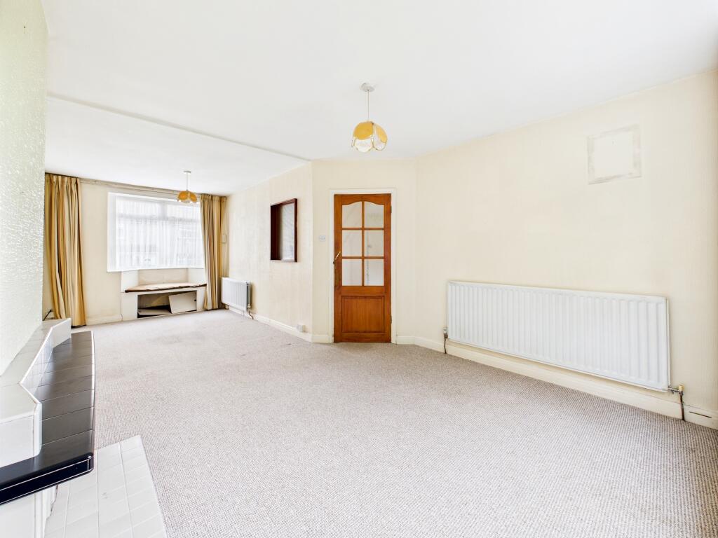 CAM05192G0-PR0100-STILL011