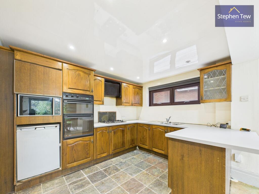 Kitchen/ Dining Room