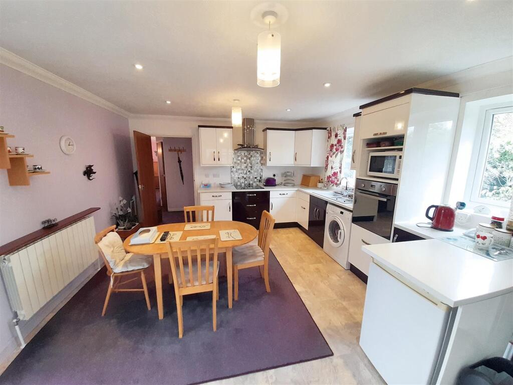 Kitchen dining room 3 new.jpg