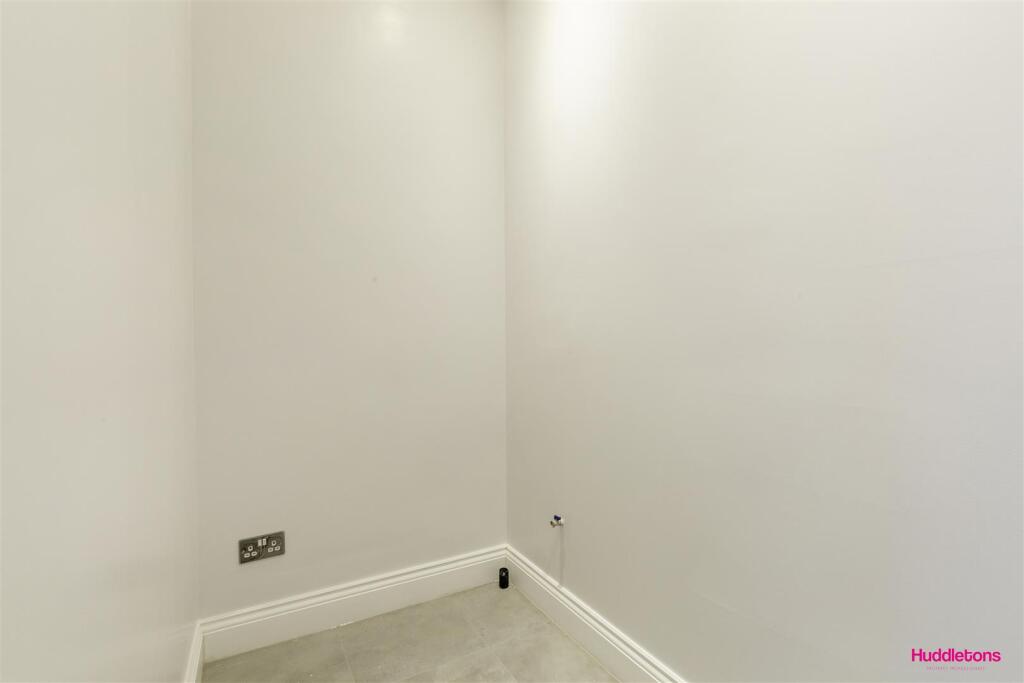 130 Chalton Street -11.jpg