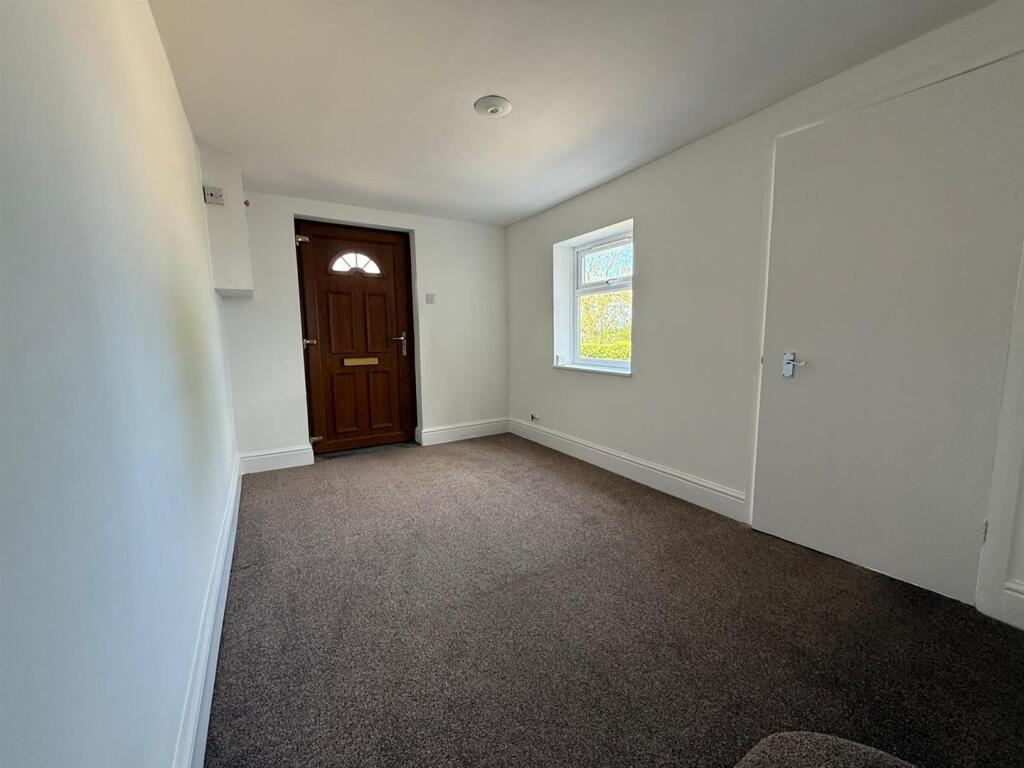 Entrance/ Main Entrance  Hall