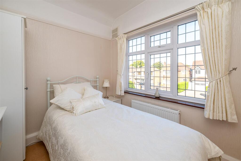 9 Meadow Road (15).jpg