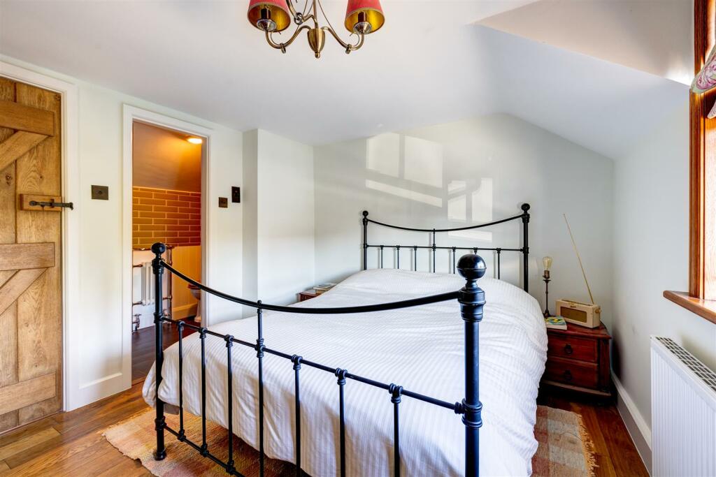 74 Main Street, Thornton