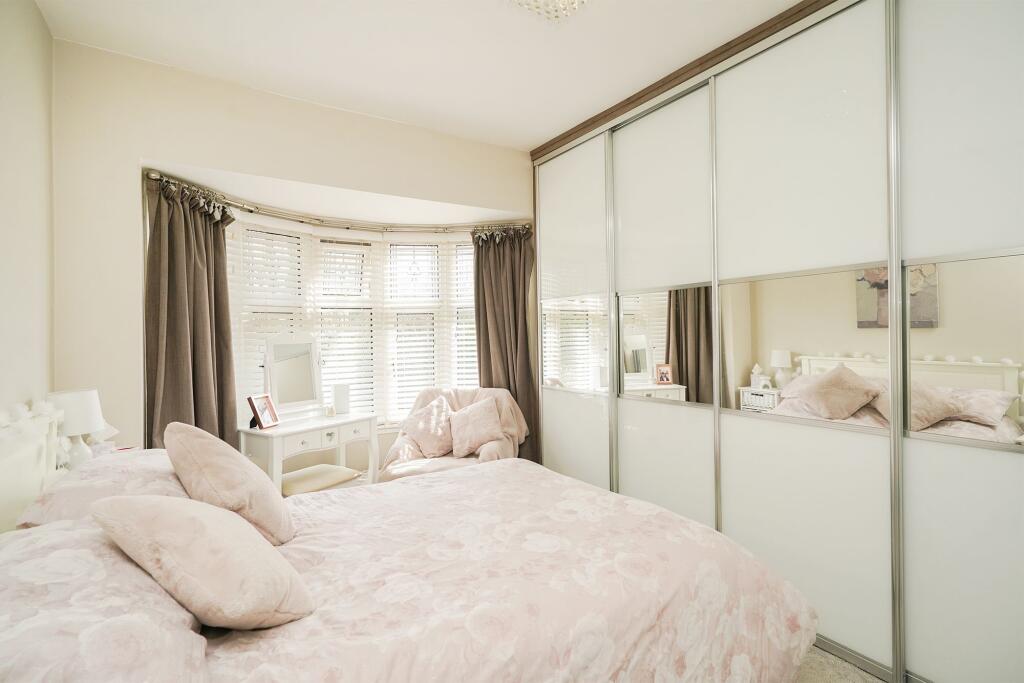 BEDROOM 1