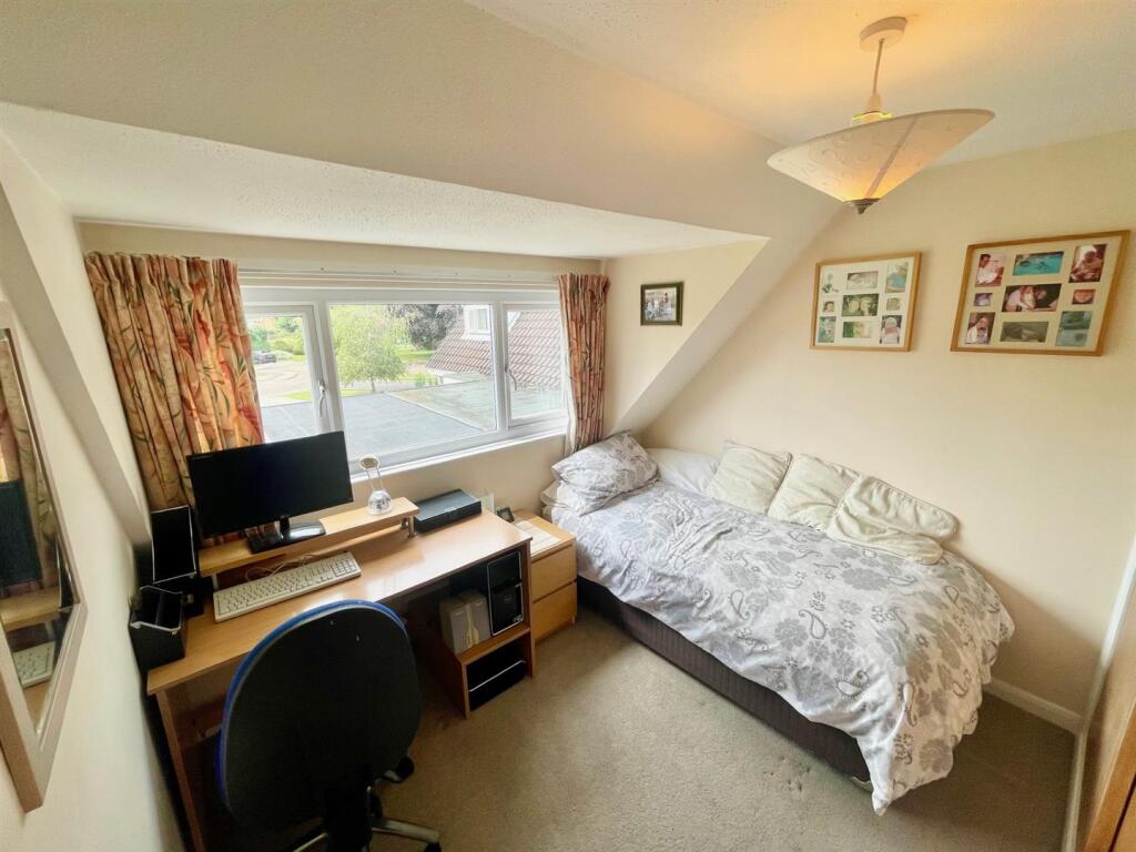 Bedroom 4.jpg