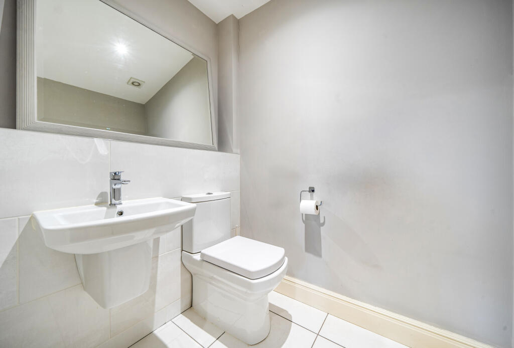 1366056-11-68ee62...